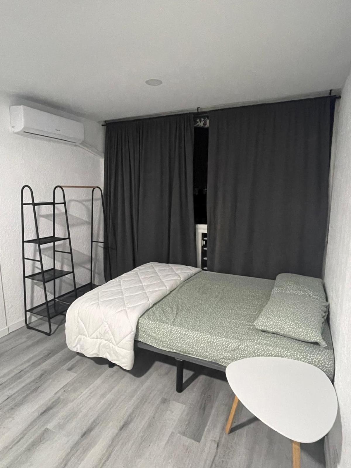 Lovely Estudio Fiesta Appartement